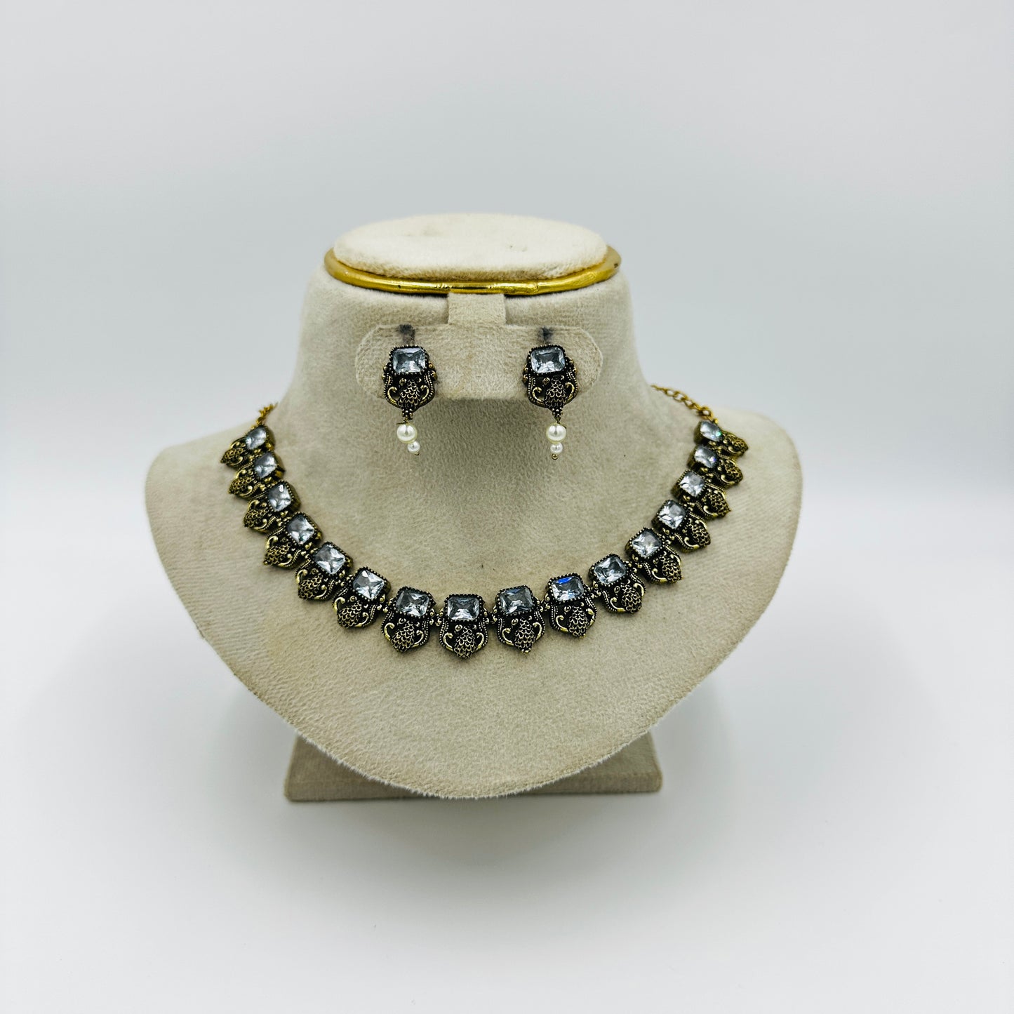 Antique Silver-Tone Choker Necklace Set with Earrings