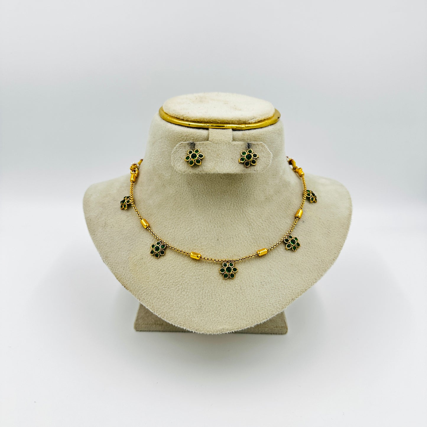 Green Floral Necklace Set with Matching Earrings – Traditional Ethnic Jewelry
