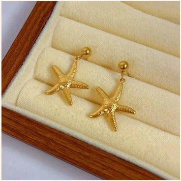Golden Starfish Drop Earrings – Beach Vibe Elegance