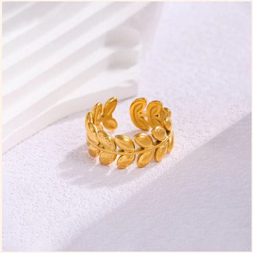 Golden Leaf Adjustable Ring – Elegant Imitation Finger Ring