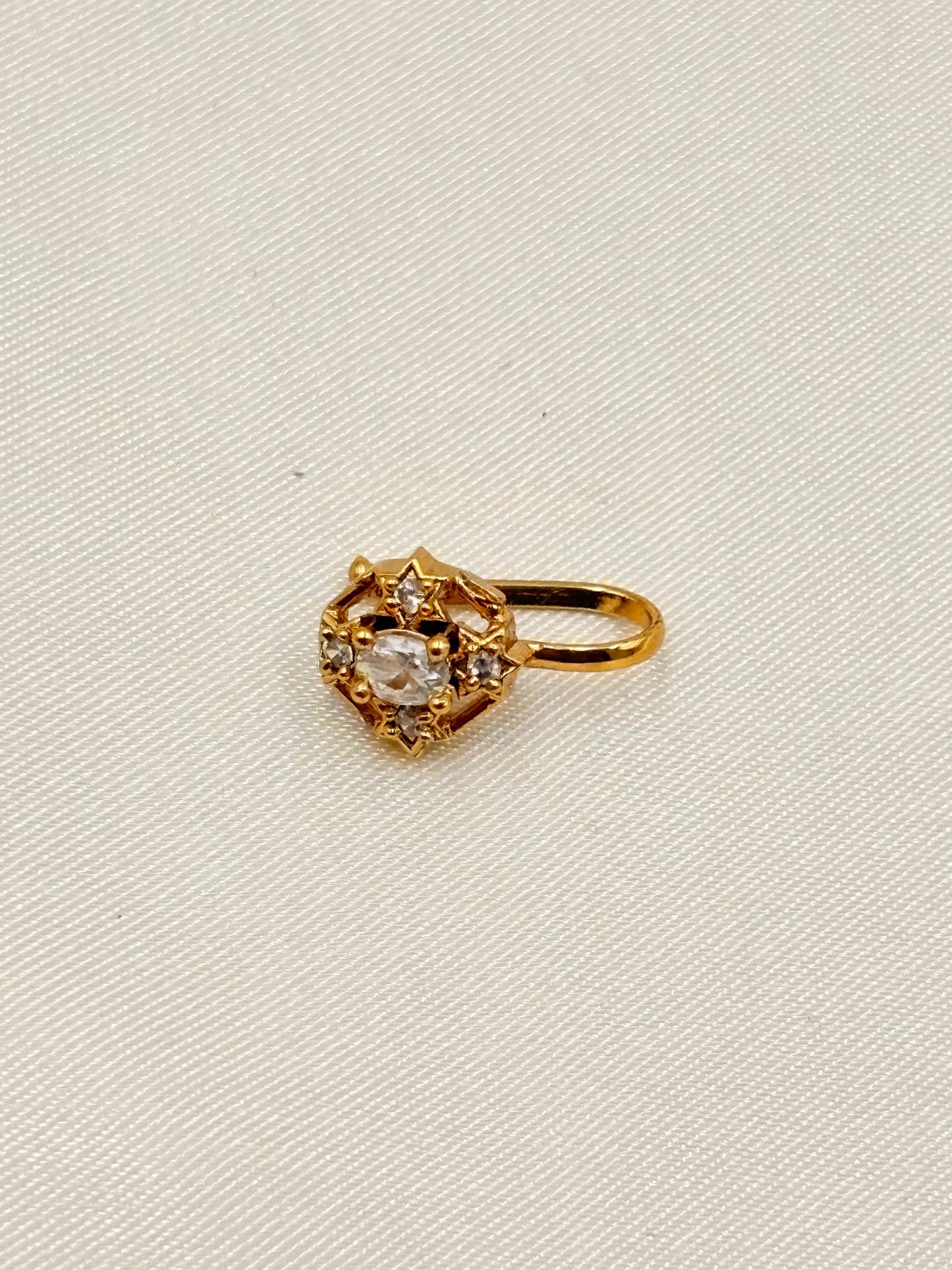 Minimal Solitaire Design Antique Gold Nose Pin