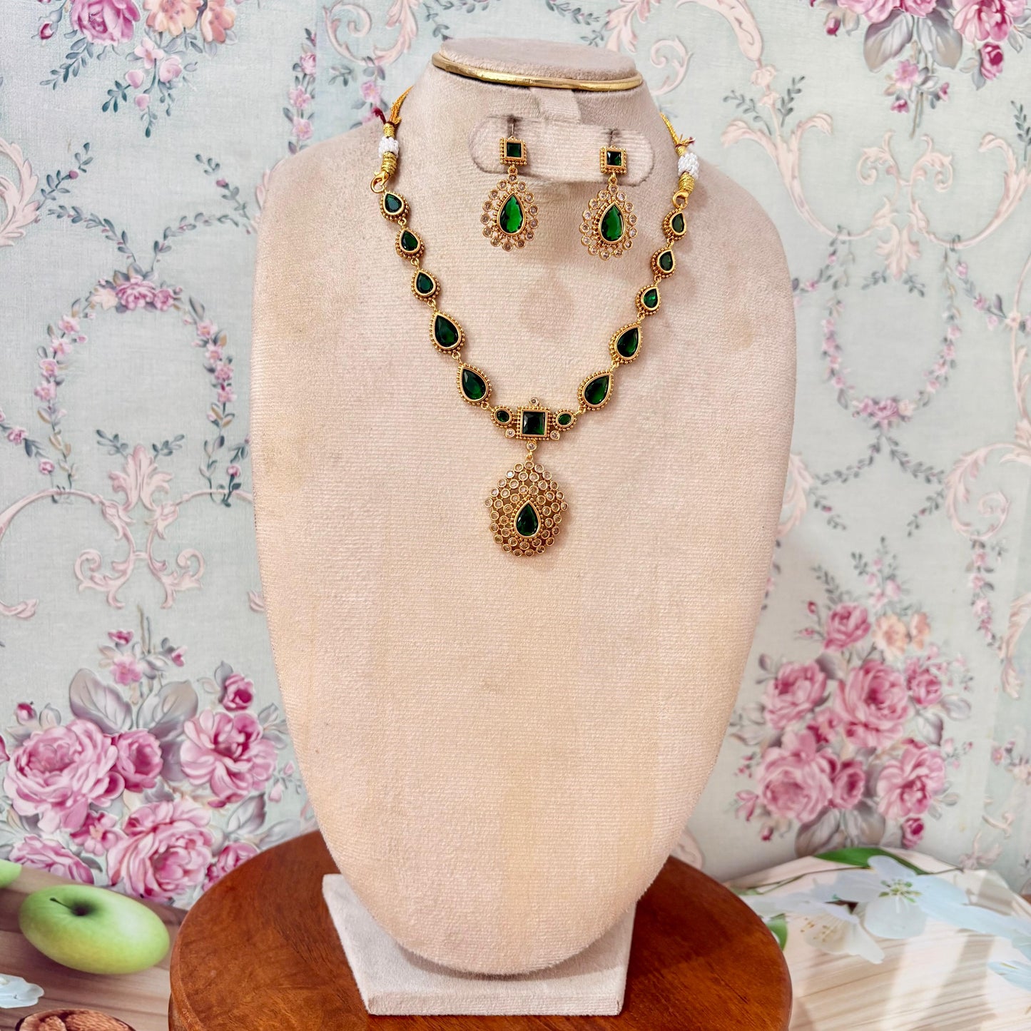 Emerald Green Teardrop Stone Necklace Set with Pendant & Matching Earrings