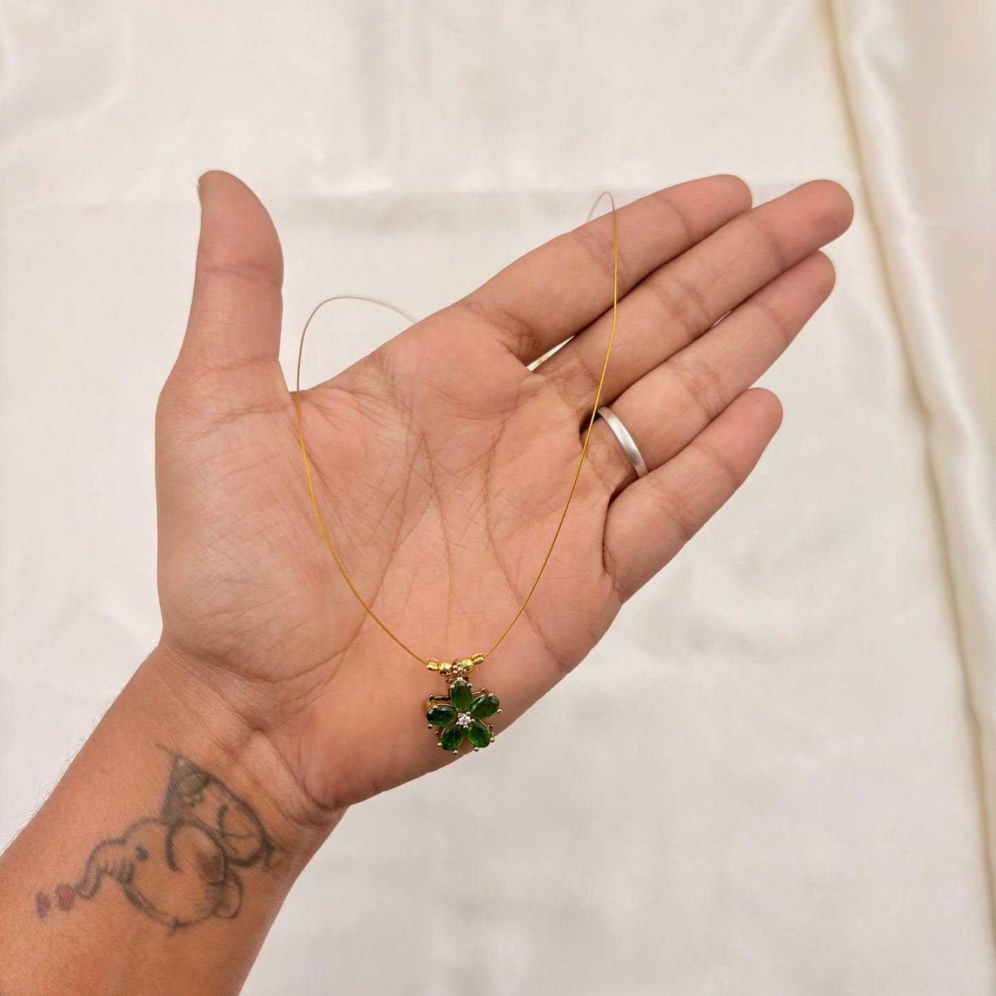 Green Floral Minimal Wire Necklace