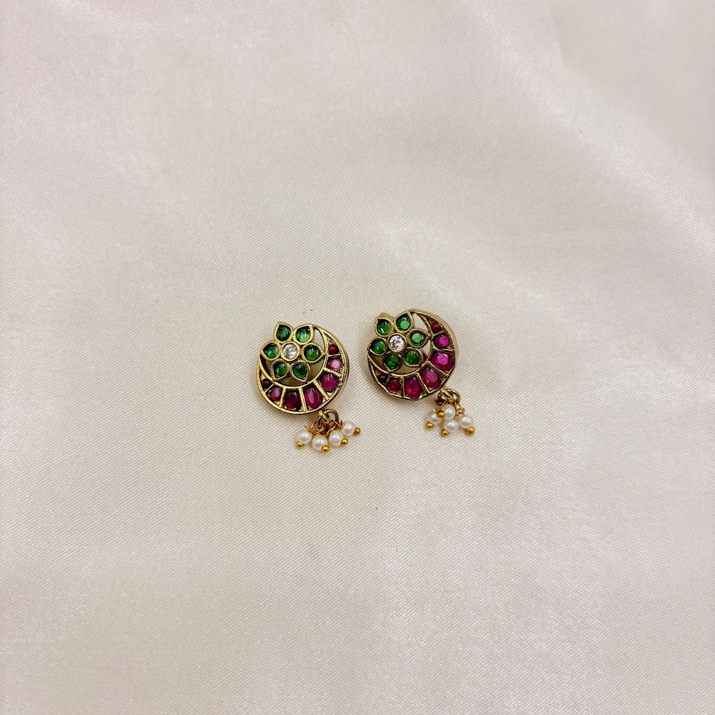 Round Kundan Bugudi with Pearl Drops – Traditional South Indian Ear Cuff (Pair)