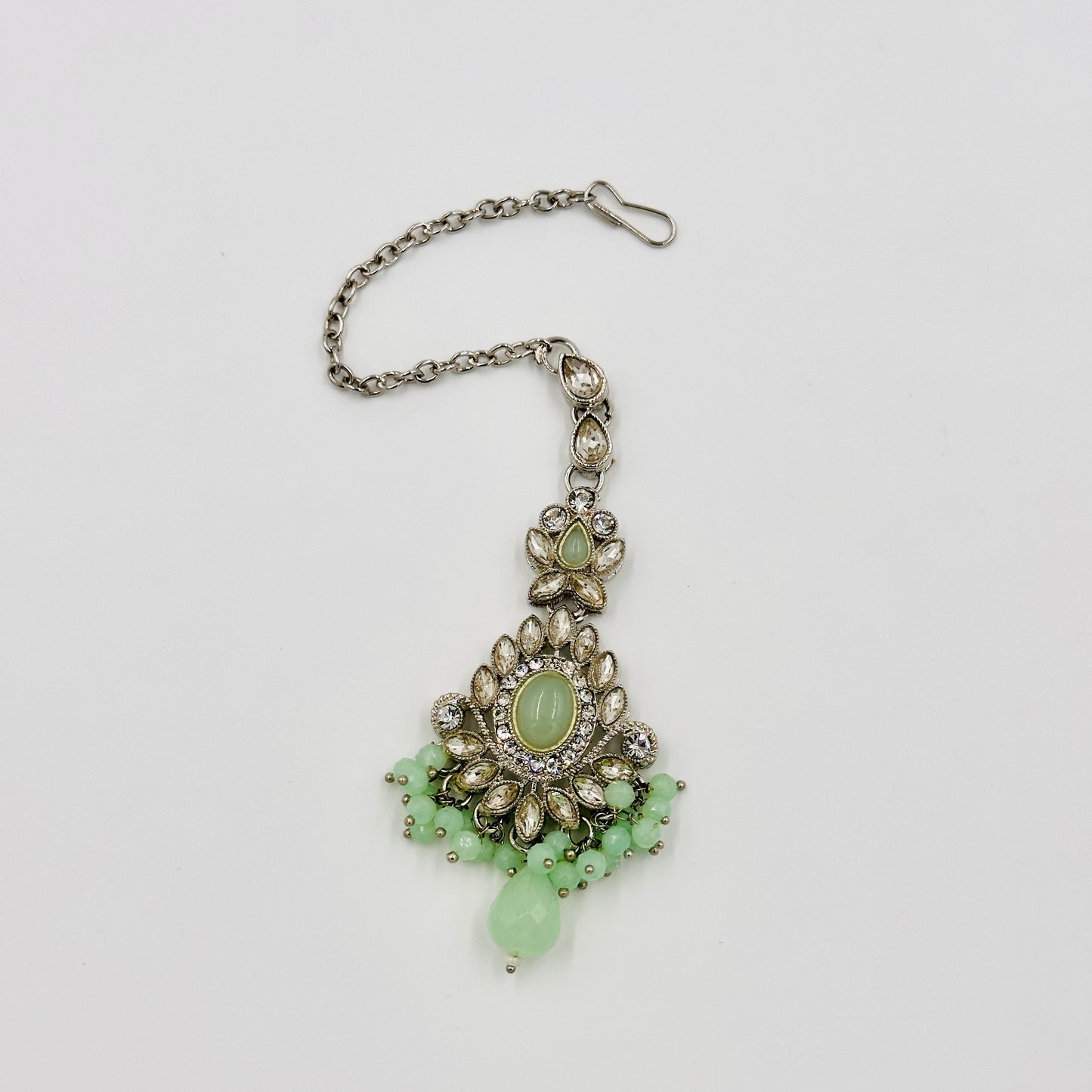 Silver-Plated Green Stone Kundan Choker Necklace Set with Jhumka Earrings & Maang Tikka