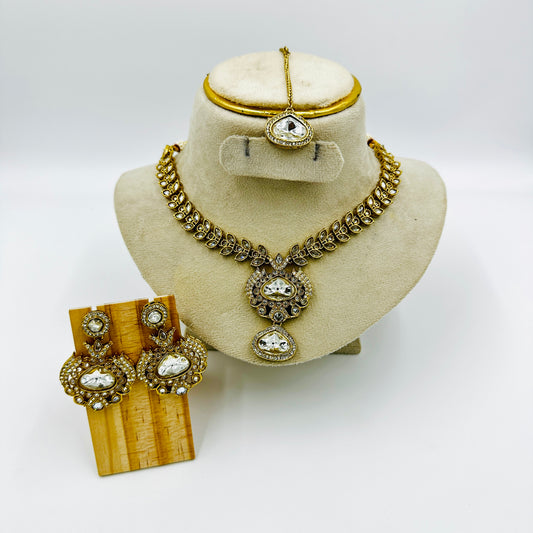 Antique Gold-Plated Kundan Necklace Set with Statement Earrings & Maang Tikka