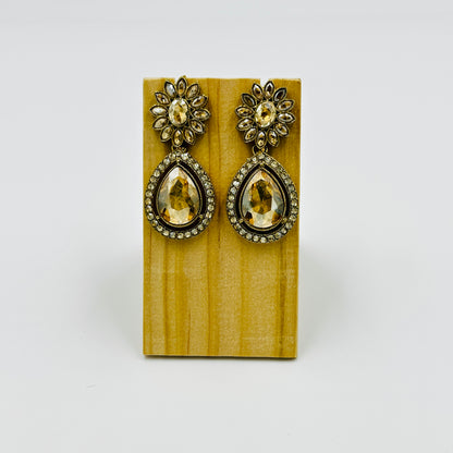 Golden Floral Kundan Necklace Set with Earrings & Maang Tikka