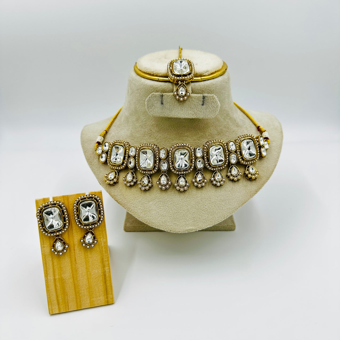 Antique Gold-Plated Kundan Choker Necklace Set with Earrings & Maang Tikka