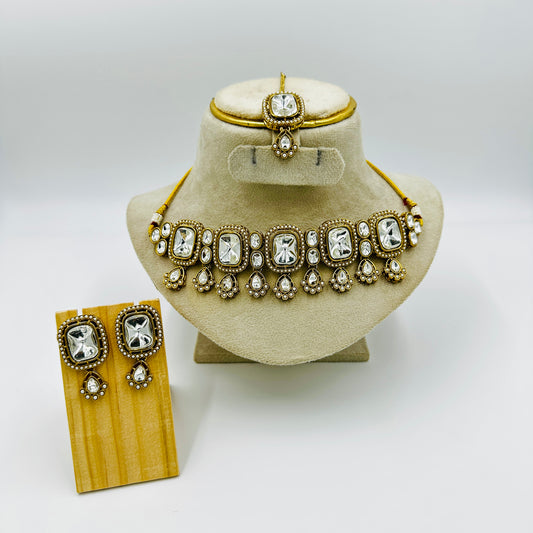 Antique Gold-Plated Kundan Choker Necklace Set with Earrings & Maang Tikka