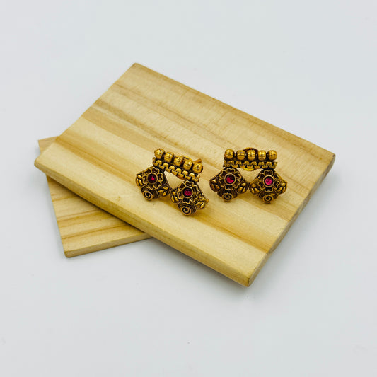 Antique Gold-Plated Floral Necklace Set with Earrings