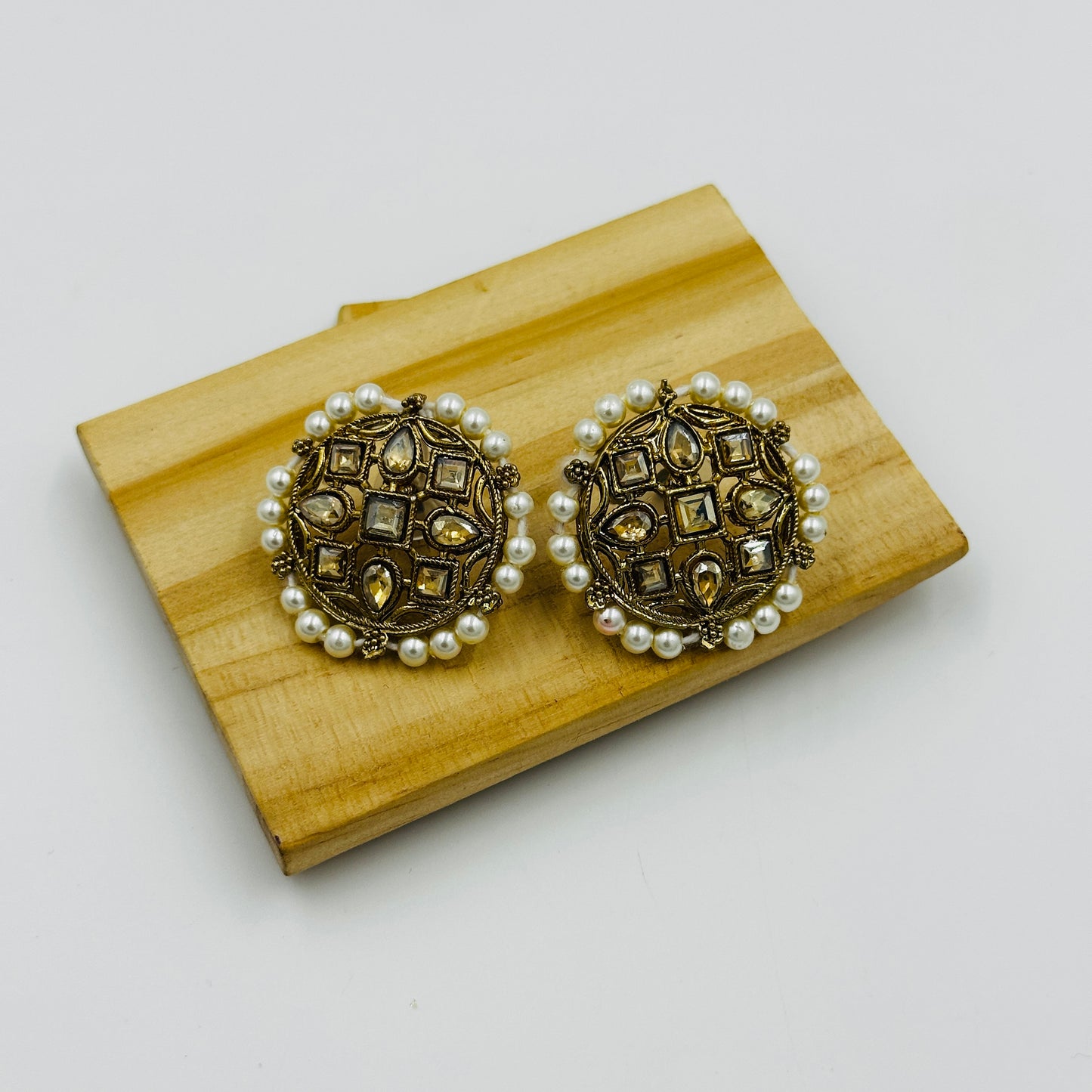 Pearl-Studded Kundan Necklace Set with Earrings & Maang Tikka