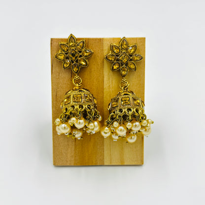 Gold-Plated Kundan & Pearl Choker Necklace Set with Earrings & Maang Tikka