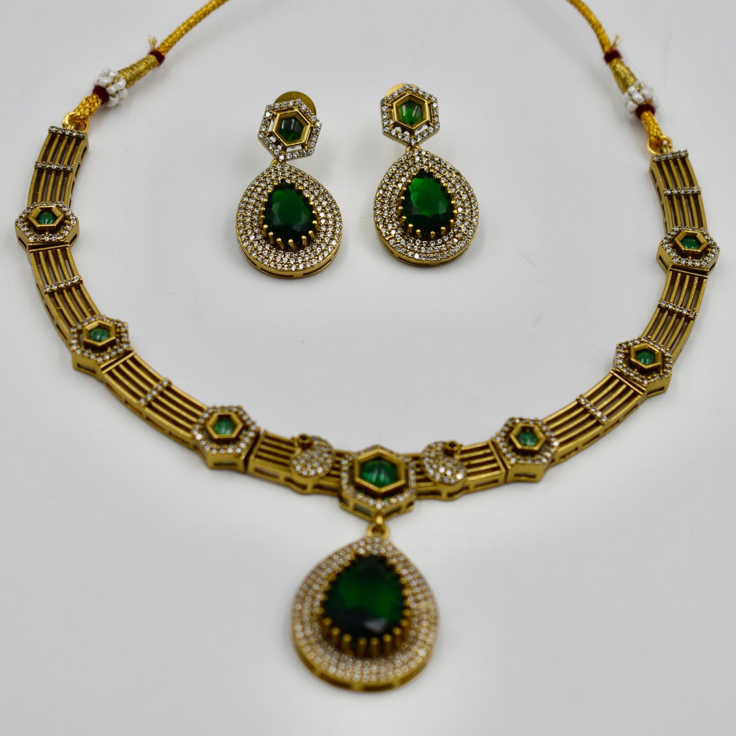 Elegant Green Stone Imitation Necklace Set with Earrings