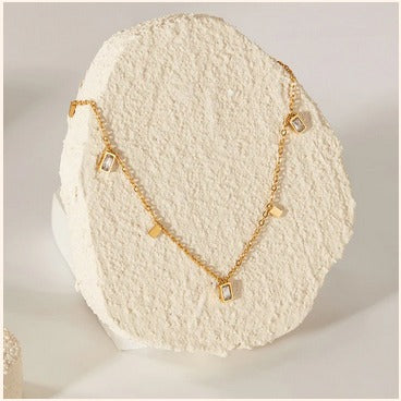 Minimal Gold-Plated Charm Necklace – Imitation Jewelry