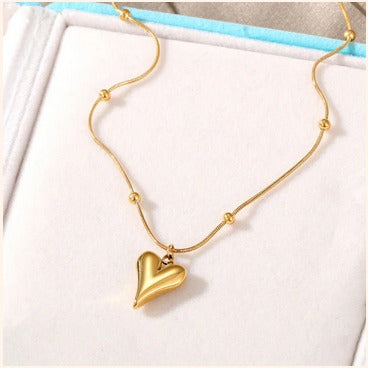 Gold Heart Pendant Necklace – Imitation Jewelry