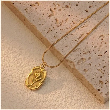Gold Rose Medallion Necklace – Imitation Jewelry
