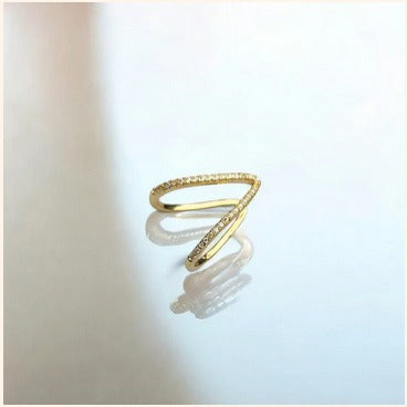 Gold V-Shaped Finger Ring – Anti Tarnish Imitation Jewellery
