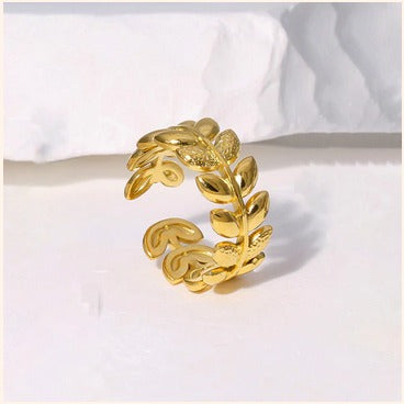 Golden Leaf Adjustable Ring – Elegant Imitation Finger Ring
