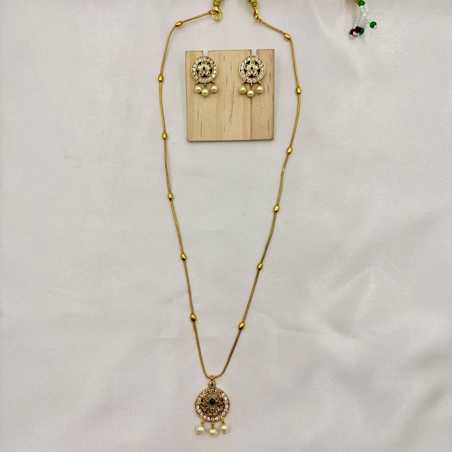 Lightweight Pearl Drop Mandala Necklace Set
