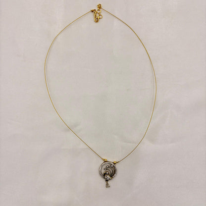 Peacock Charm Elegant Wire Necklace