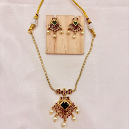 ✨ Antique Gold-Plated Pearl Drop Necklace Set
