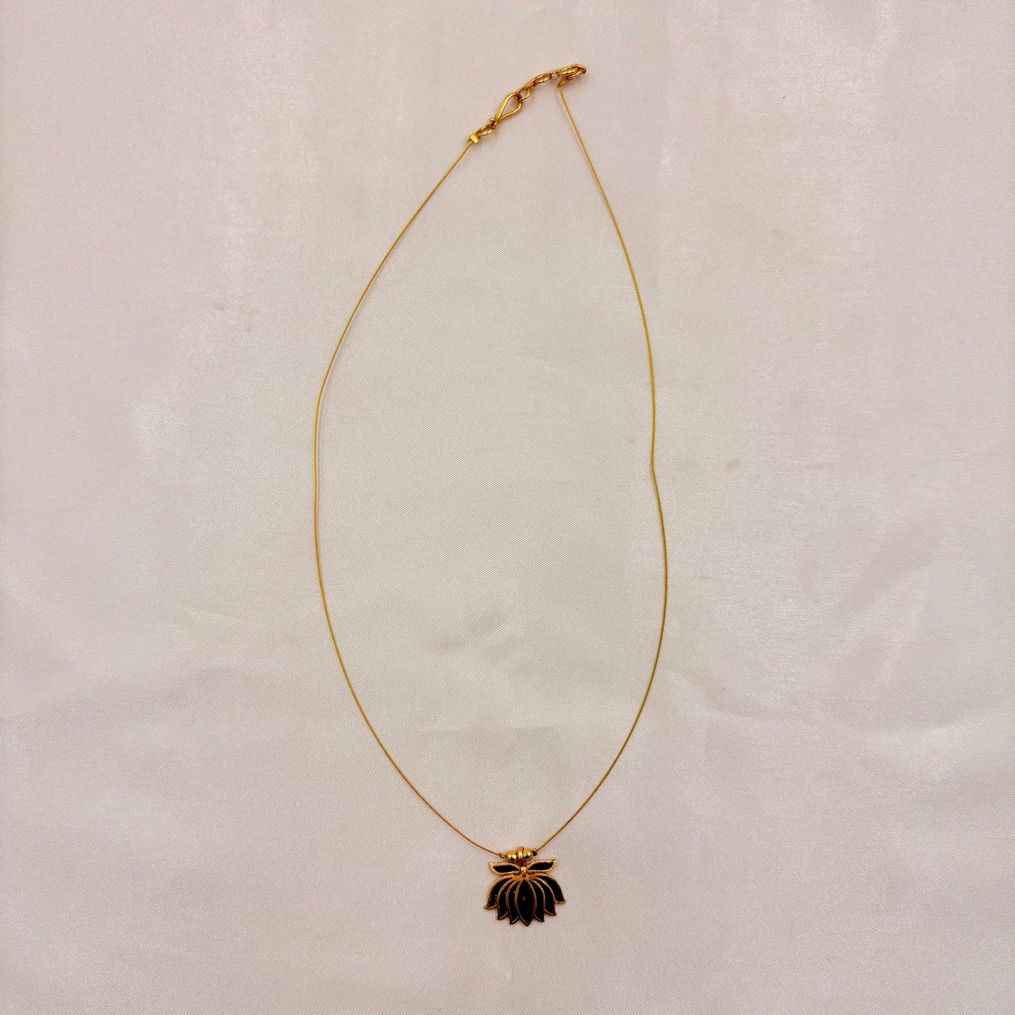 Green Lotus Minimal Wire Necklace