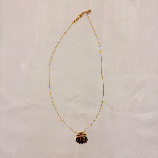 Green Lotus Minimal Wire Necklace
