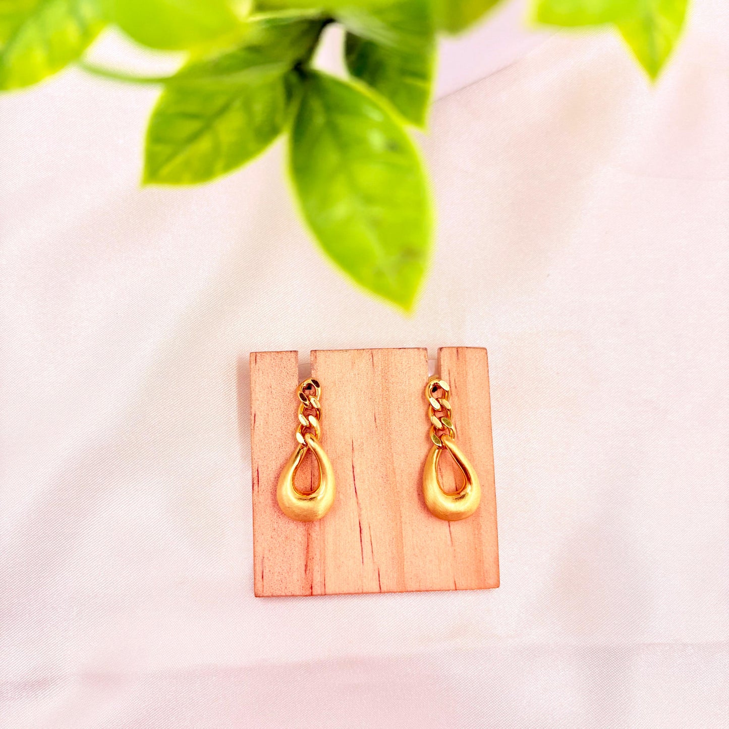 Gold Finish Chain Teardrop Earrings – Minimal Drop Style