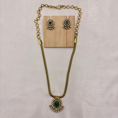 💚 Emerald Glow Necklace Set – Simple, Elegant & Classy