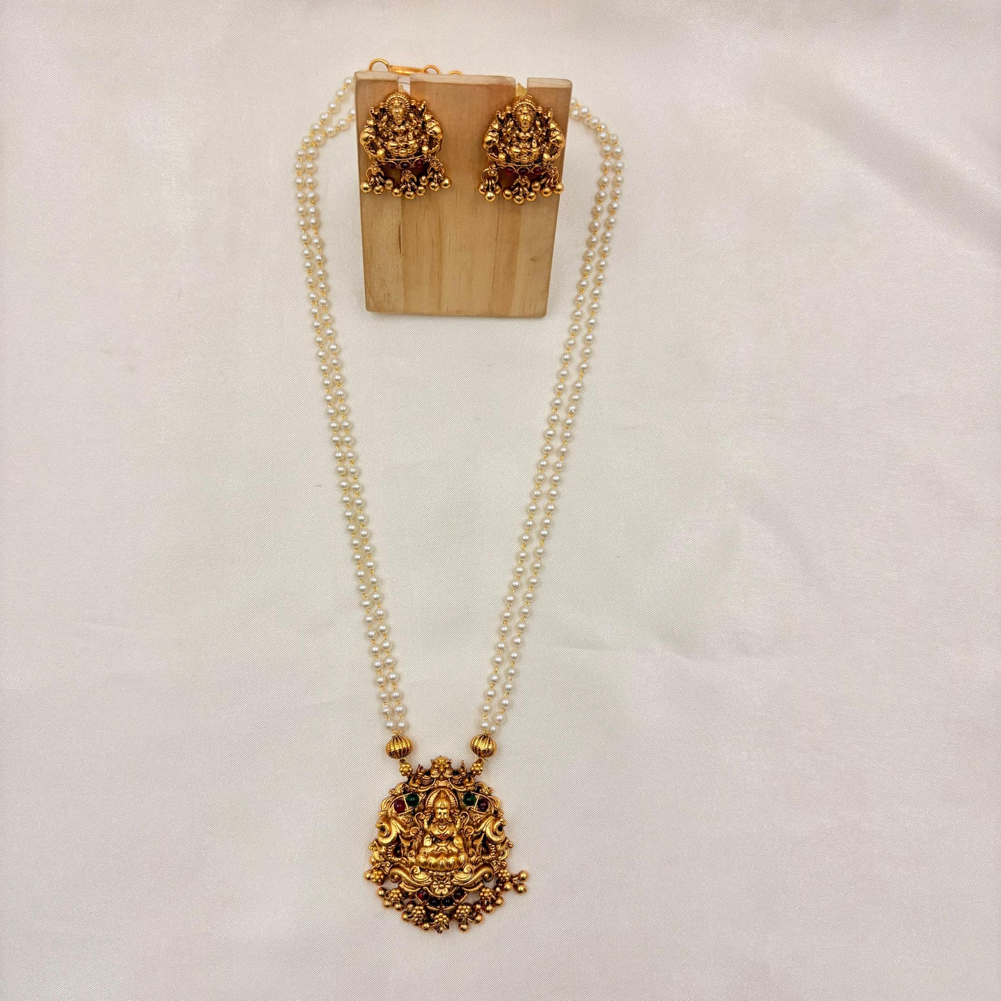 Pearl Mala Lakshmi Temple Pendant Necklace Set