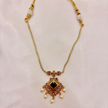 ✨ Antique Gold-Plated Pearl Drop Necklace Set