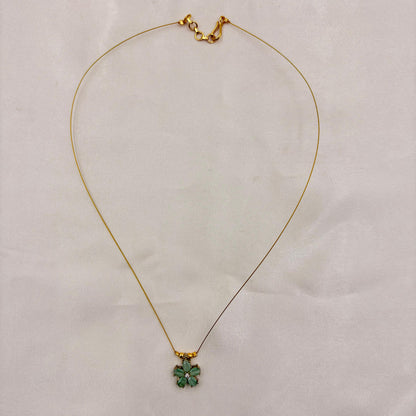 Green Floral Pendant Wire Necklace
