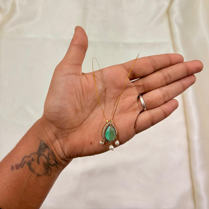 Green Teardrop Minimal Pearl Dangling Necklace