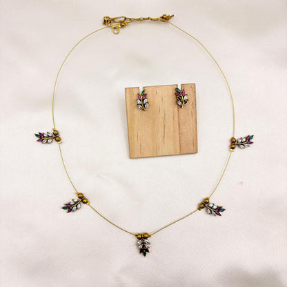 Multicolor CZ Leaf Wire Necklace Set – Minimal Antique Finish
