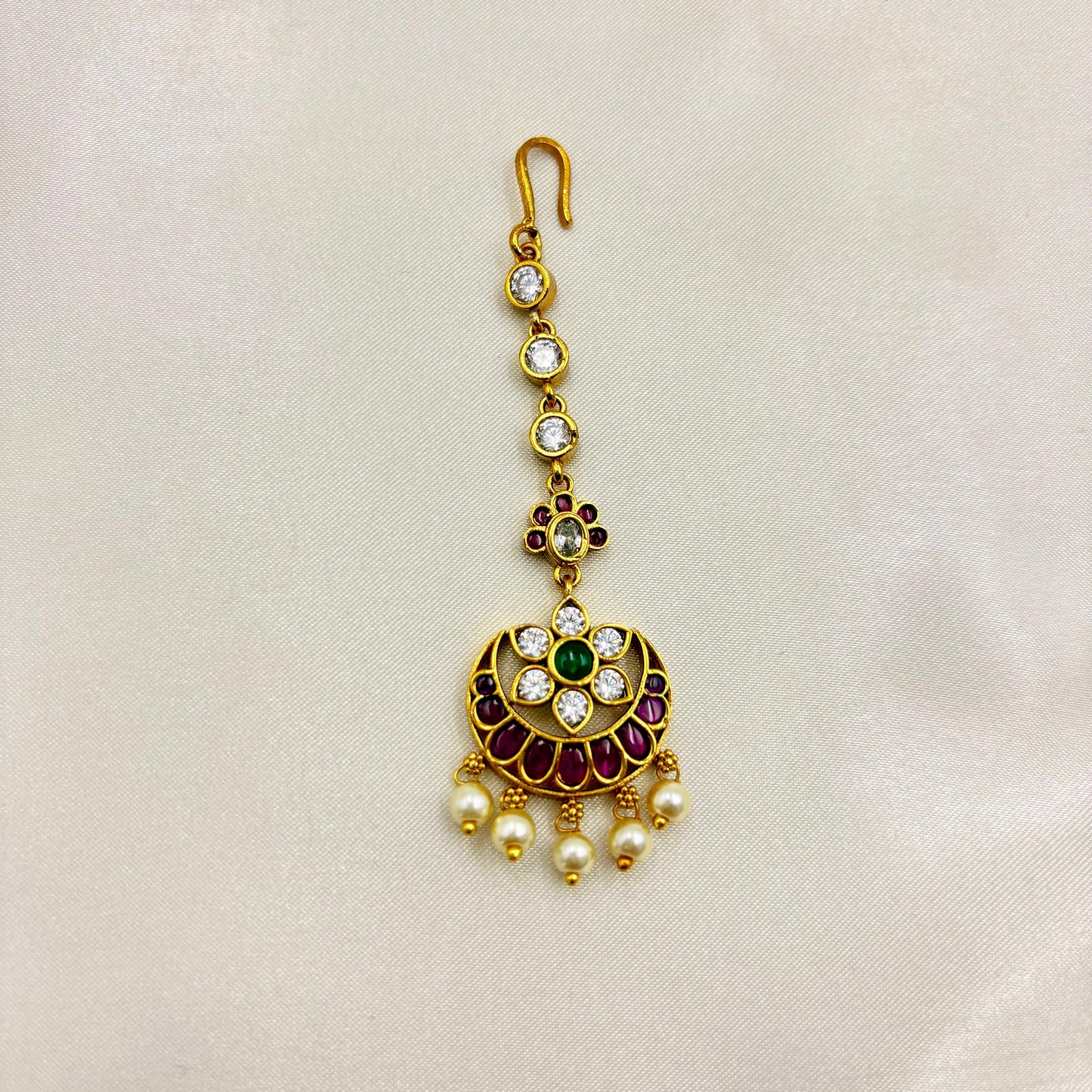 Traditional Kemp Stone Maang Tikka with CZ Stones & Pearl Drops – Antique Gold Finish