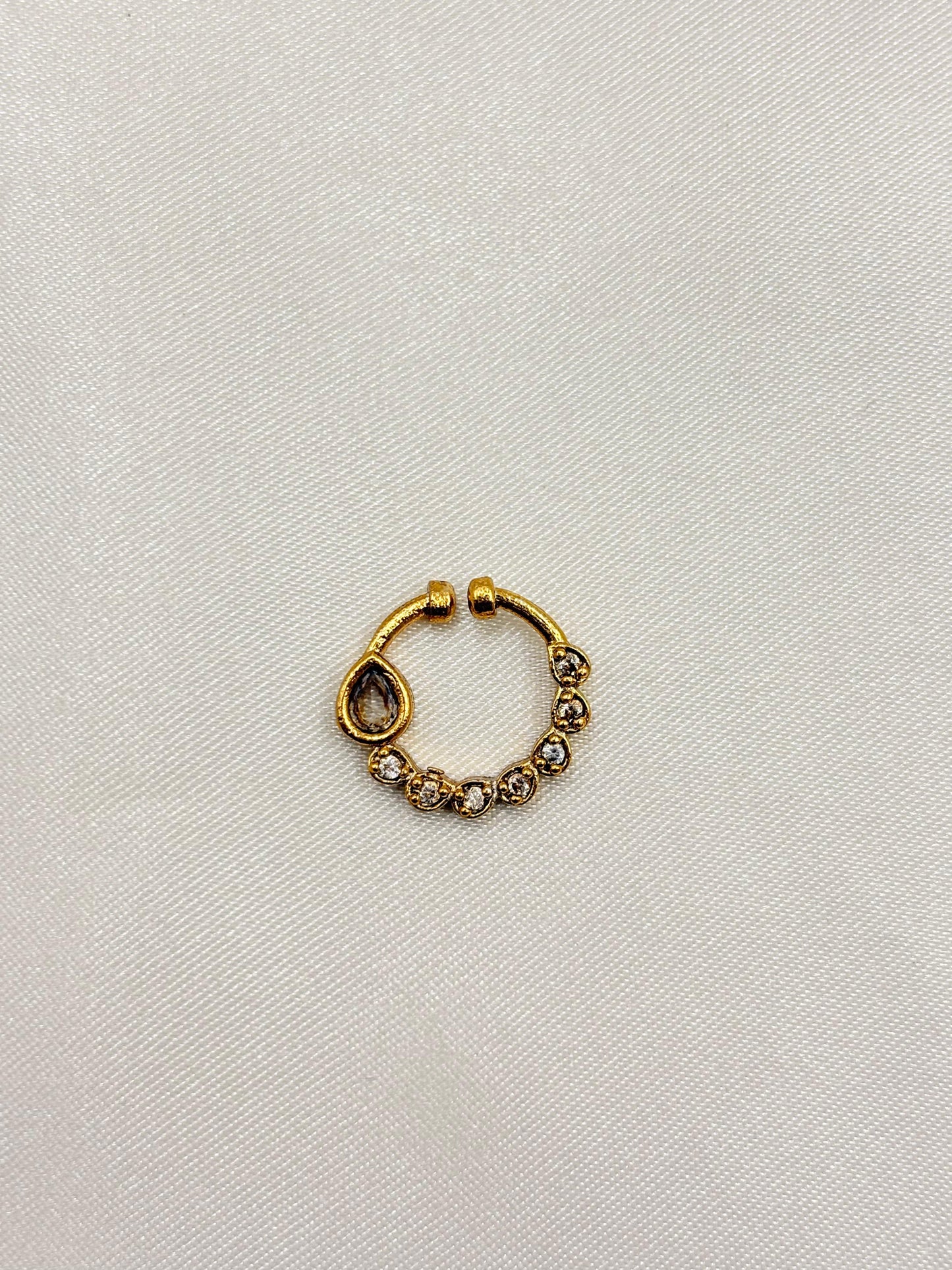 Elegant White Kundan Nose Pin – Gold Finish Open Nose Ring