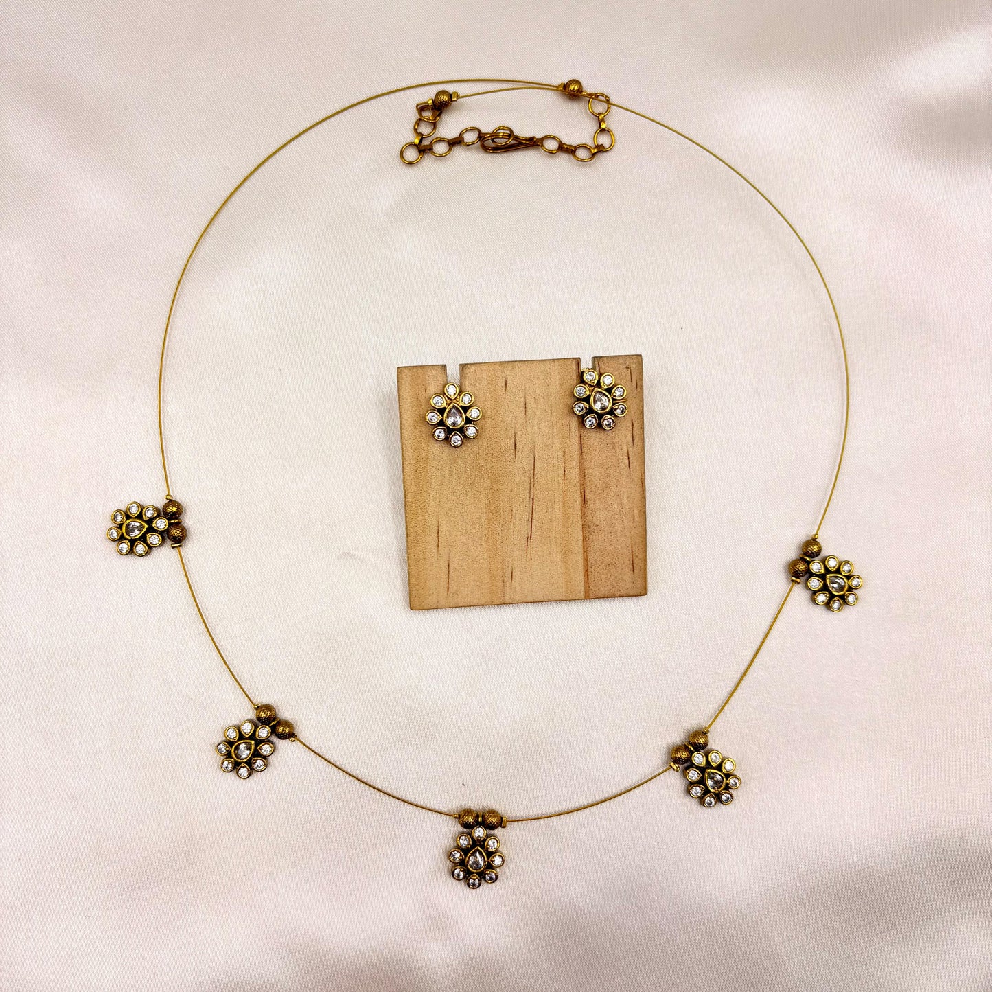 Minimal Antique Gold CZ Floral Wire Necklace Set