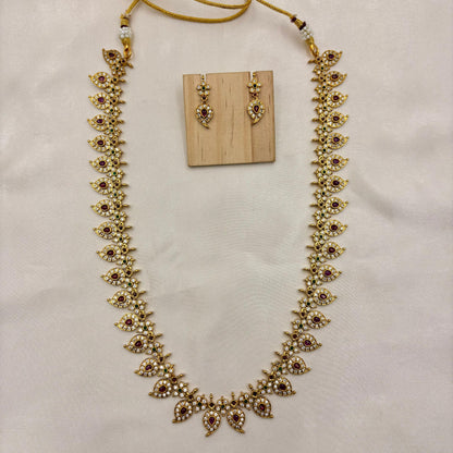 ✨ Ruby Leaf Motif Necklace Set – Elegant • Festive • Statement