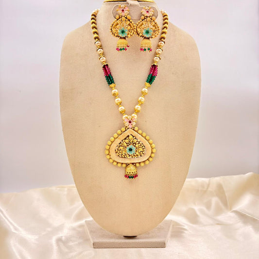 Antique Gold Temple Necklace Set with Matching Earrings – Red & Green Bead Detailing