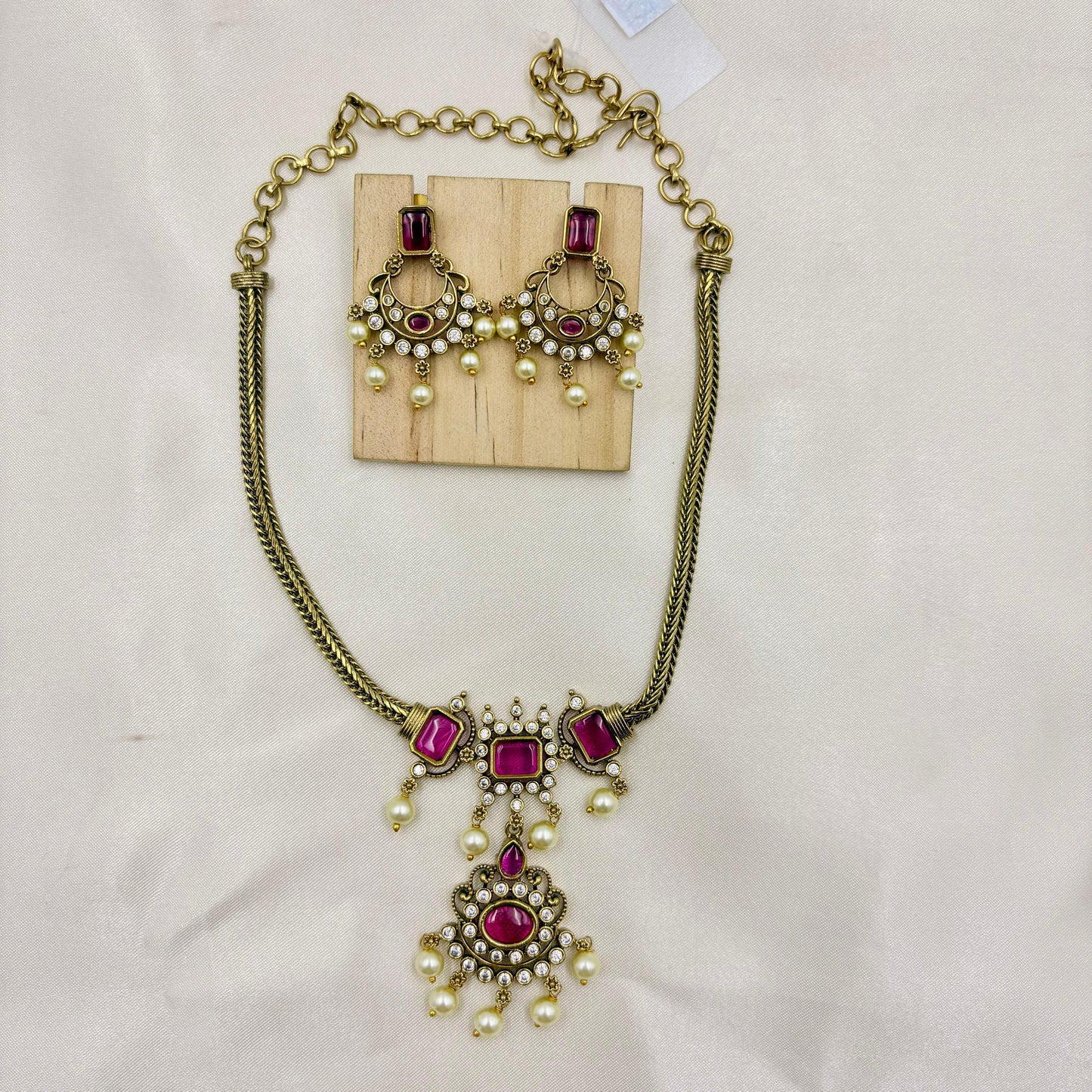 💖 Ruby Stone Pearl Drop Necklace Set