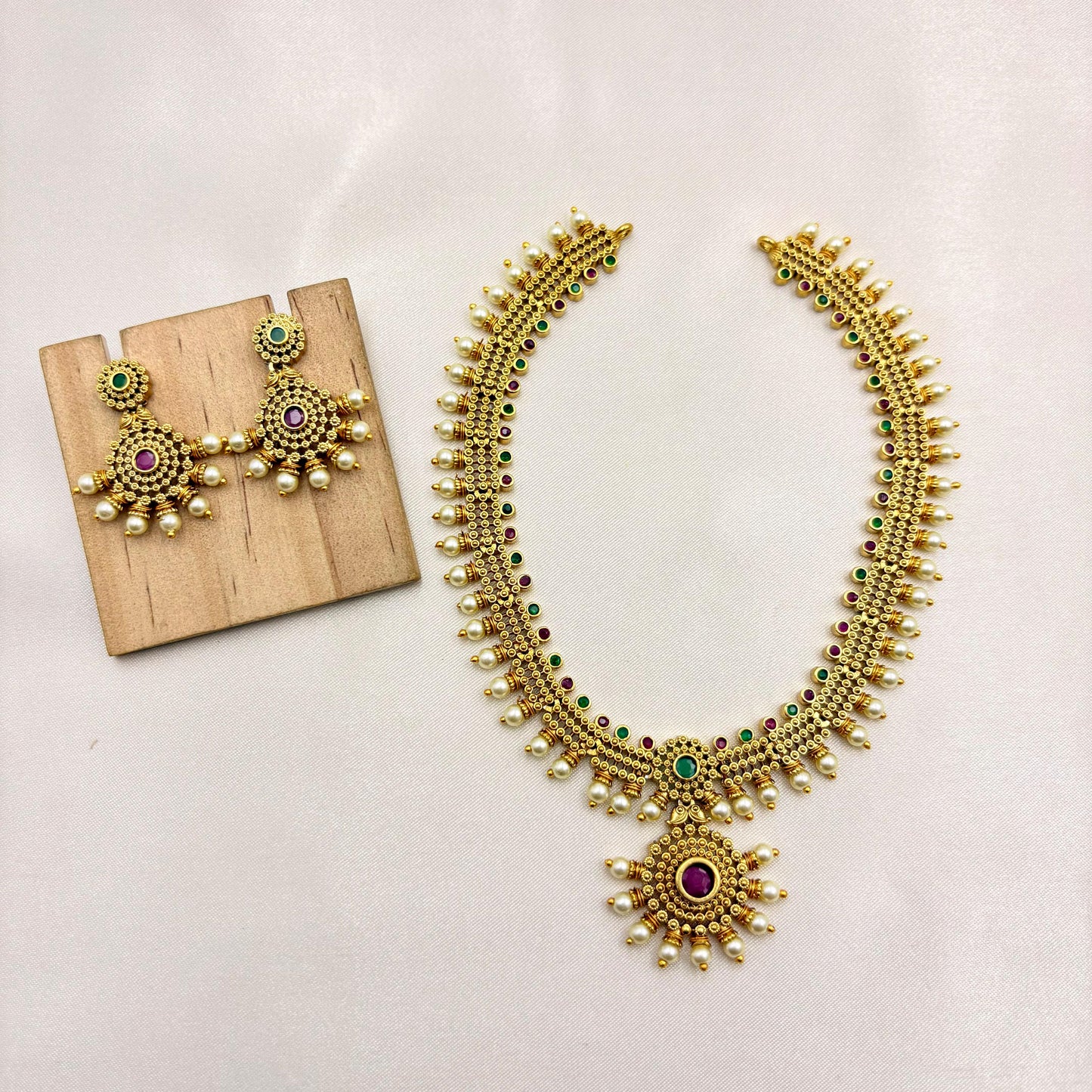 Traditional Kemp Stone Temple Necklace Set with Pearl Drops – Gold Finish