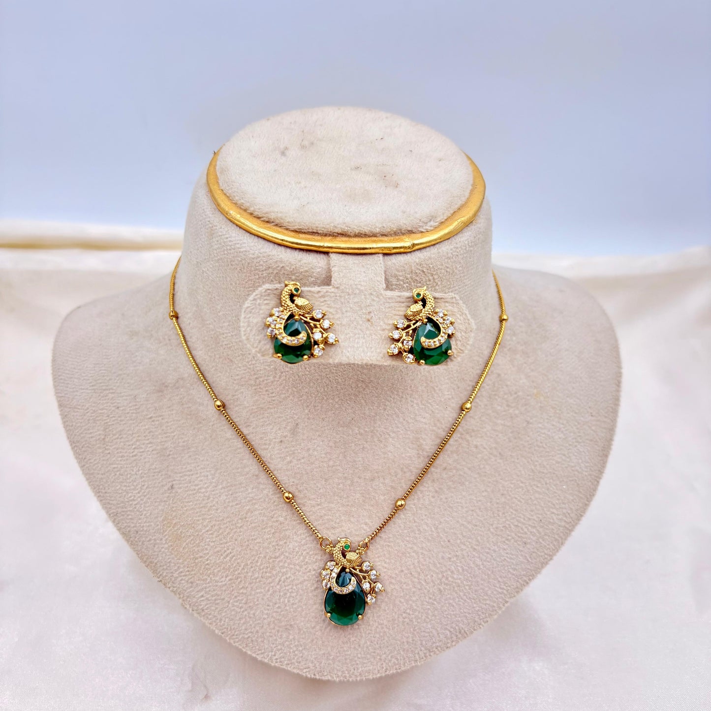 Antique Gold Peacock Pendant Necklace Set with Green Stone