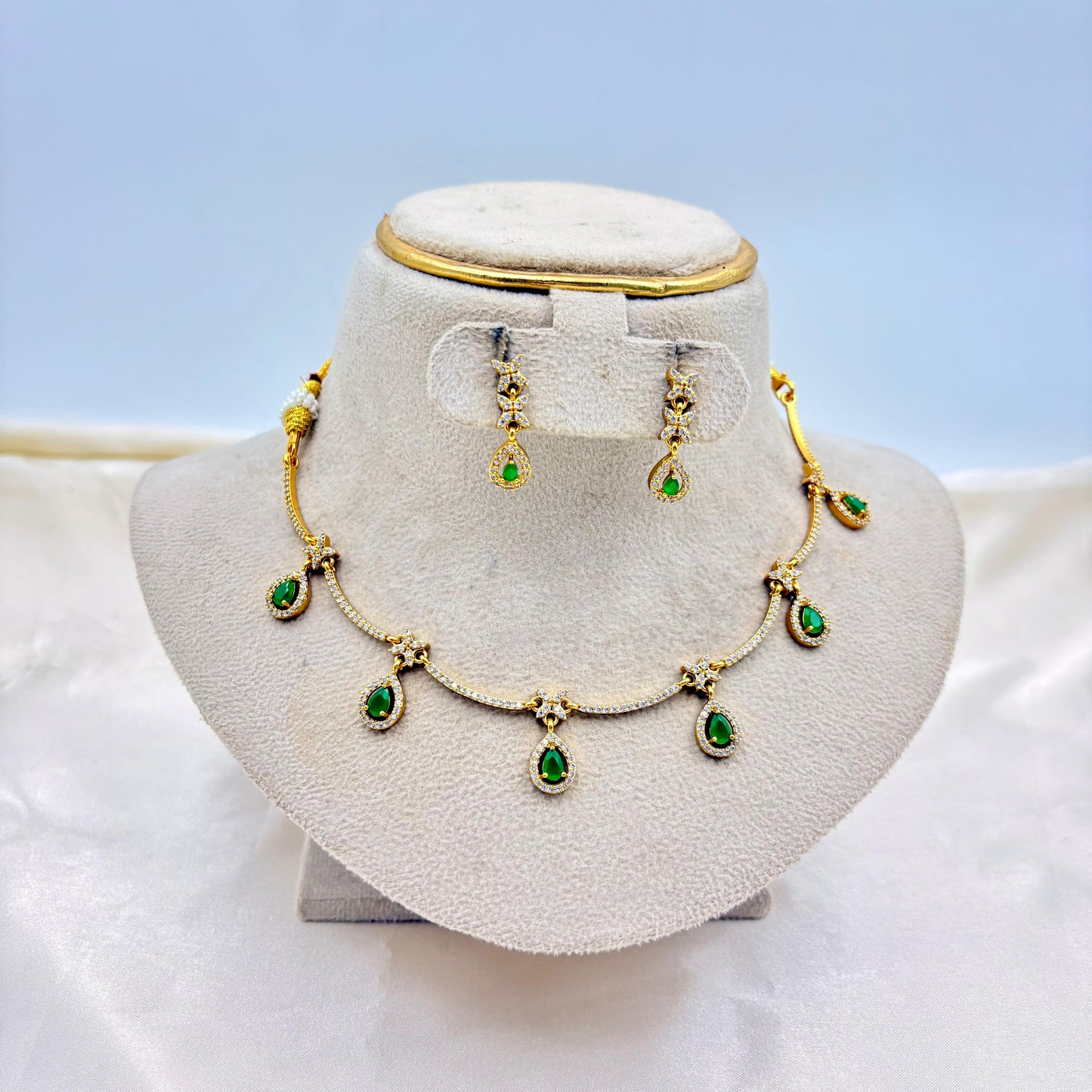 Elegant Gold Finish Green Teardrop Necklace Set