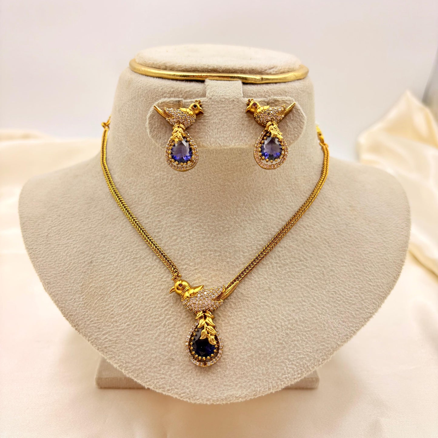 Blue Stone Bird Pendant Necklace Set