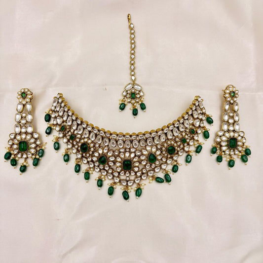 Bridal Kundan Choker Set with Earrings & Maang Tikka – Emerald Green Polki Jewellery