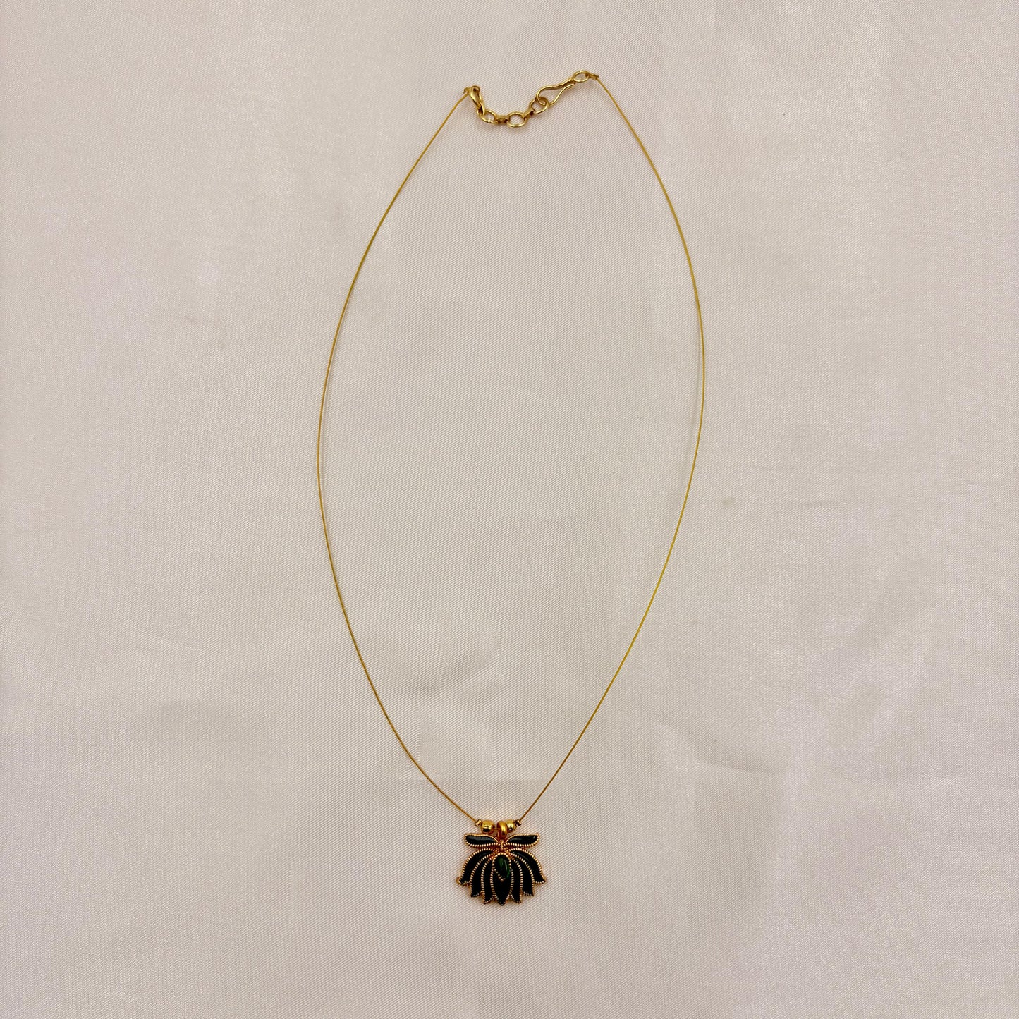 Green Lotus Minimal Wire Necklace
