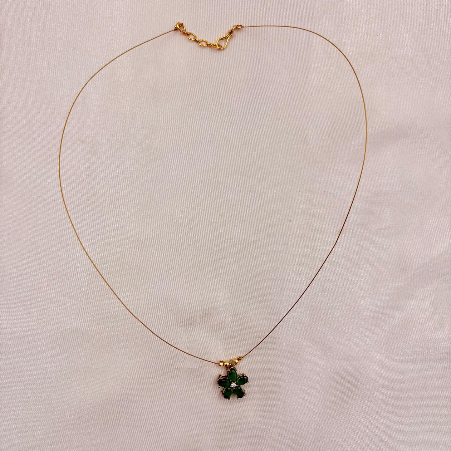 Green Floral Minimal Wire Necklace