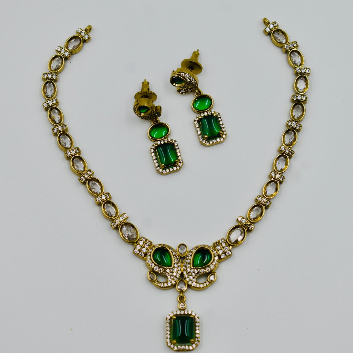 ✨ Emerald Glow Kundan Necklace Set – Royal Bridal Collection