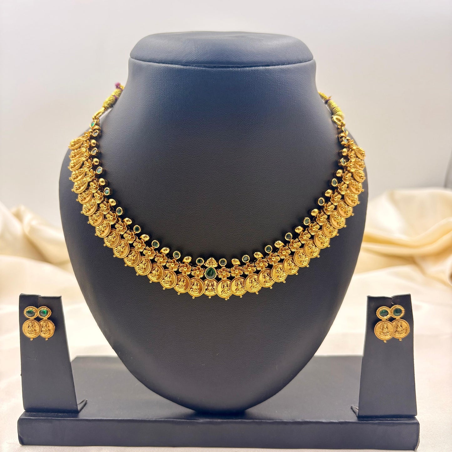 💛 Traditional Kasumala Necklace Set – Timeless South Indian Beauty