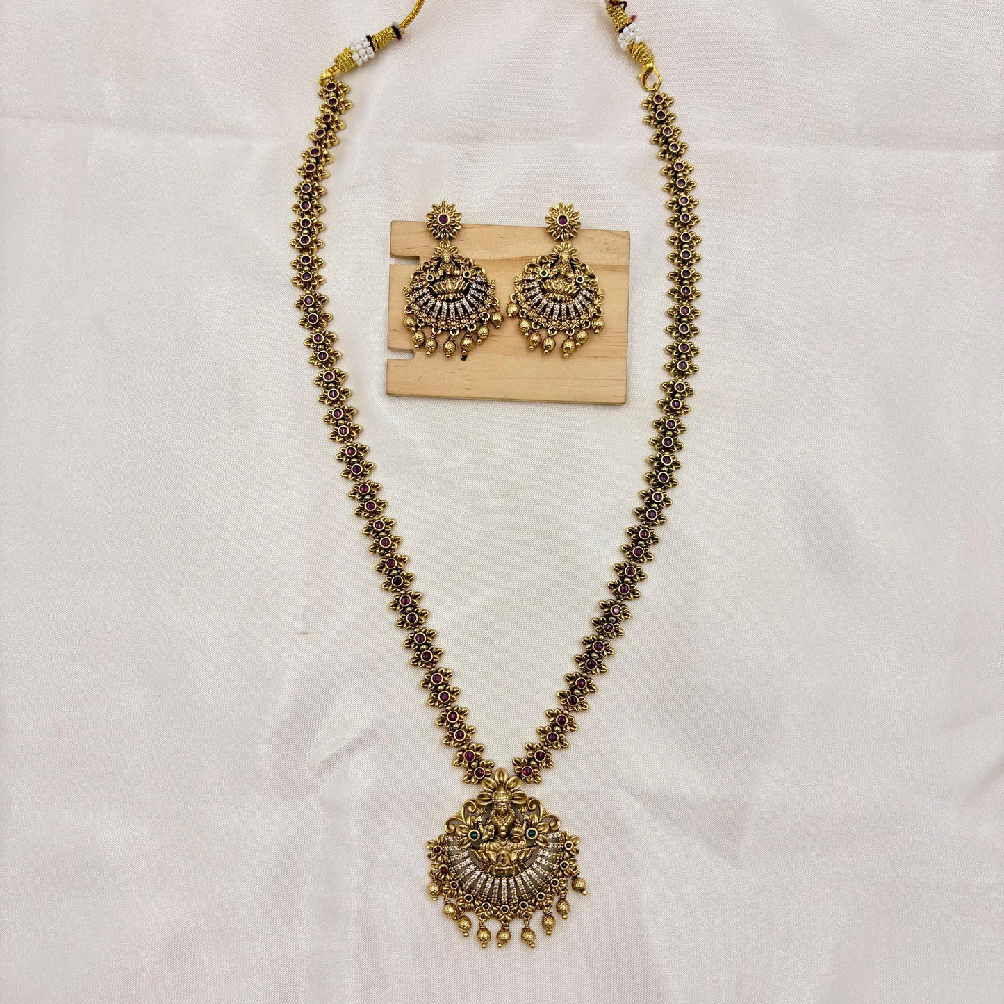 ✨ Traditional Temple Lakshmi Necklace Set | Antique Gold Finish